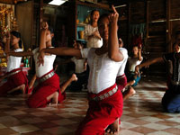 カンボジア オンラインでヨガ瞑想体験