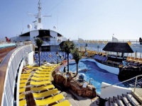 ギリシャ旅行　エーゲ海3泊4日クルーズ　セレスティアル・ディスカバリー号 海側スーペリア・キャビン利用