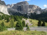 イタリア旅行　【プライベートツアー】日帰りドロミテ周遊ツアー、ドロミテ満喫コース　セッラ山群