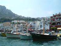 イタリア旅行　混載ツアー　カプリ島1日観光～幻想的な青の洞窟～（終日、日本語ガイド、昼食付）