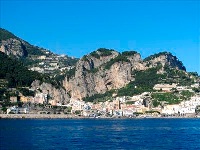 イタリア旅行　世界遺産アマルフィ海岸と港町ソレント1日観光（終日、日本語ガイド、昼食付）