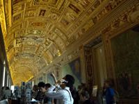 イタリア旅行　二つの優先入場！バチカン博物館とサン・ピエトロ寺院午前観光ツアー（午前、日本語ガイド、専用イヤホンガイド付）