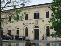 イタリア旅行 【プライベートツアー】オルヴィエート観光とワイナリー見学ツアー(終日、ガイドなし、ワイナリー試飲込)