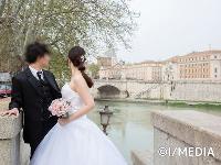 イタリア旅行 ウェディングフォト 写真で残すローマの思い出 日本語撮影コーディネーターと専用車で巡る ~プロのカメラマンが素敵なハネムーンの写真を撮影します~