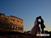 イタリア旅行 ウェディングフォト 写真で残すローマの思い出 日本語撮影コーディネーターと専用車で巡る ~プロのカメラマンが素敵なハネムーンの写真を撮影します~