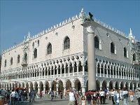 イタリア旅行　ベネチア午前半日観光ツアー　サン・マルコ寺院とドゥカーレ宮殿入場見学付（午前、日本語ガイド）