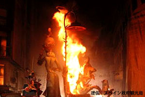 スペイン三大祭り　バレンシアの火祭り